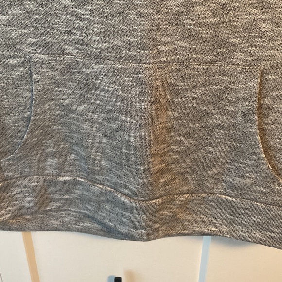 ✨ANY 2 FOR 15 ANY 3 FOR 20✨- Sleeveless Forever21 Hooded Vest - Picture 4 of 10